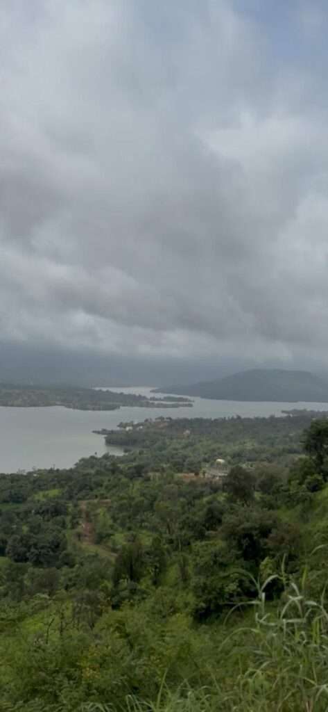 Farmhouse plots near Pune with dam view – Mayurvan Valley
